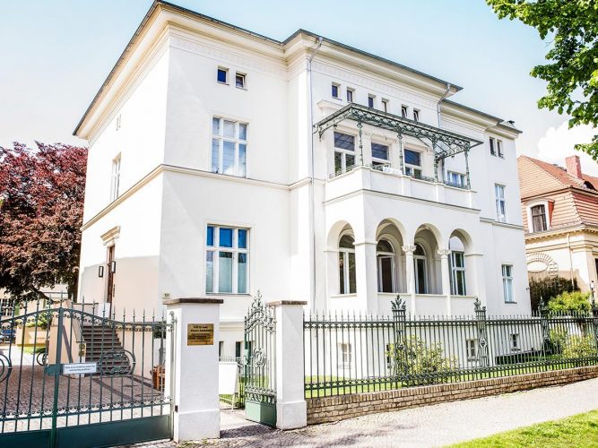Kosmetikinstitut Prof. Dr. Khusru Asadullah in Potsdam
